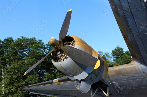 Obraz na plátne Rotary engine of Douglas Dakota DC-3 C-47 WWII plane exhibit situated in local f