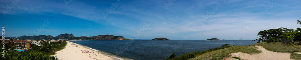 Panoramic view of a Brazilian beach - Brazilian beach overview - Panorâmica de uma praia carioca - Camboinhas (Niteroi - Brazil)