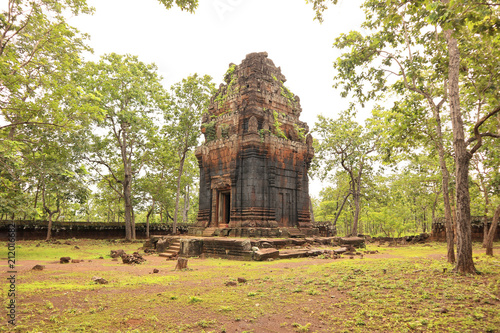 Koh Ker Temple, Cambodia © slyellow