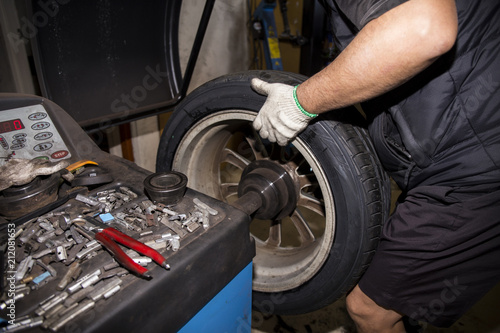 changing the car tire process