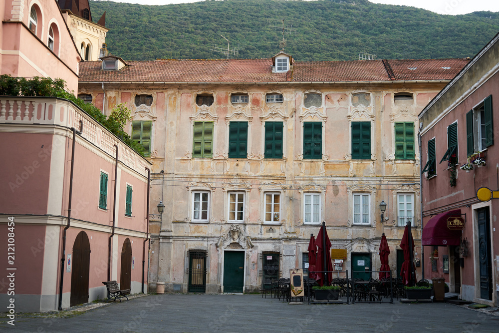 Naklejka premium Altes Haus in alter Stadt