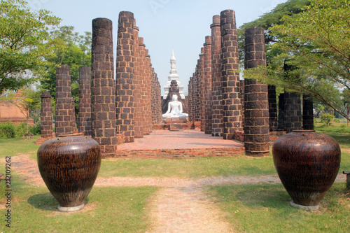 Bouddha blanc thailande