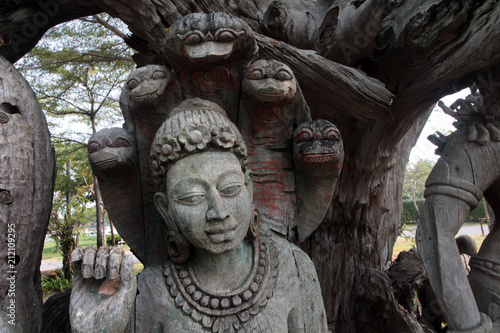 thailande arbre statue