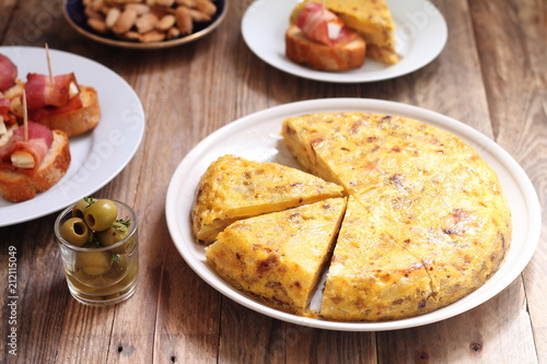 Spanish tortilla and other tapas
