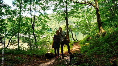 Paar an den Plitwitzer Seen - wandern - Plitvice