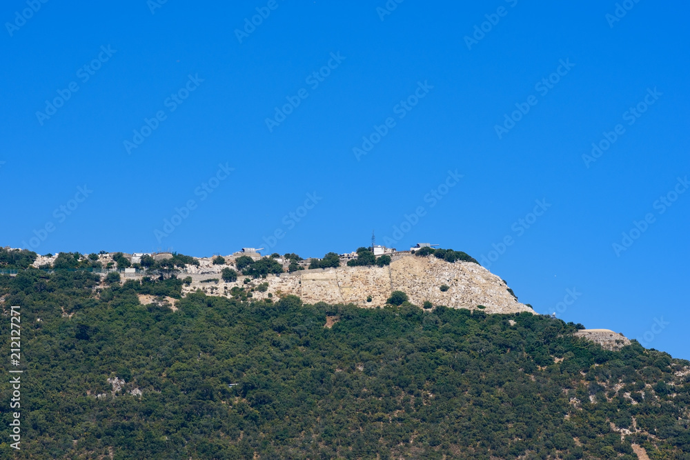 Obraz premium Day view to Gibraltar rock from sea, architecture of Gibraltar