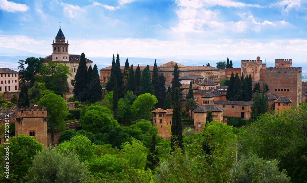 Day view to   Alhambra at  Granada