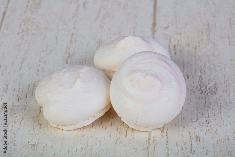 Delicious meringues cookies Delicious meringues cookies