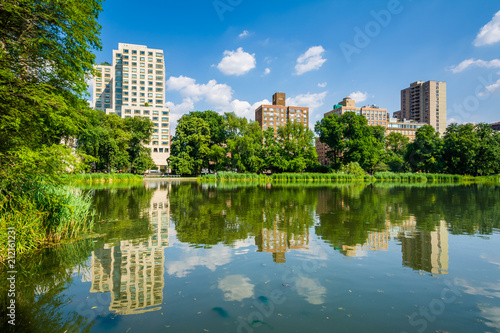 Fototapeta Naklejka Na Ścianę i Meble -  Harlem Meer in Central Park, Manhattan, New York City.