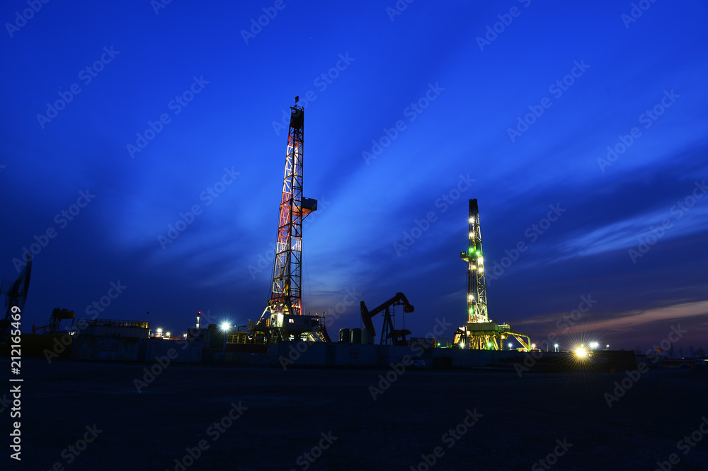 Obraz premium Oil drilling rig