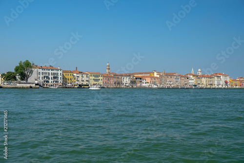Fototapeta Naklejka Na Ścianę i Meble -  Entering Venice by boat