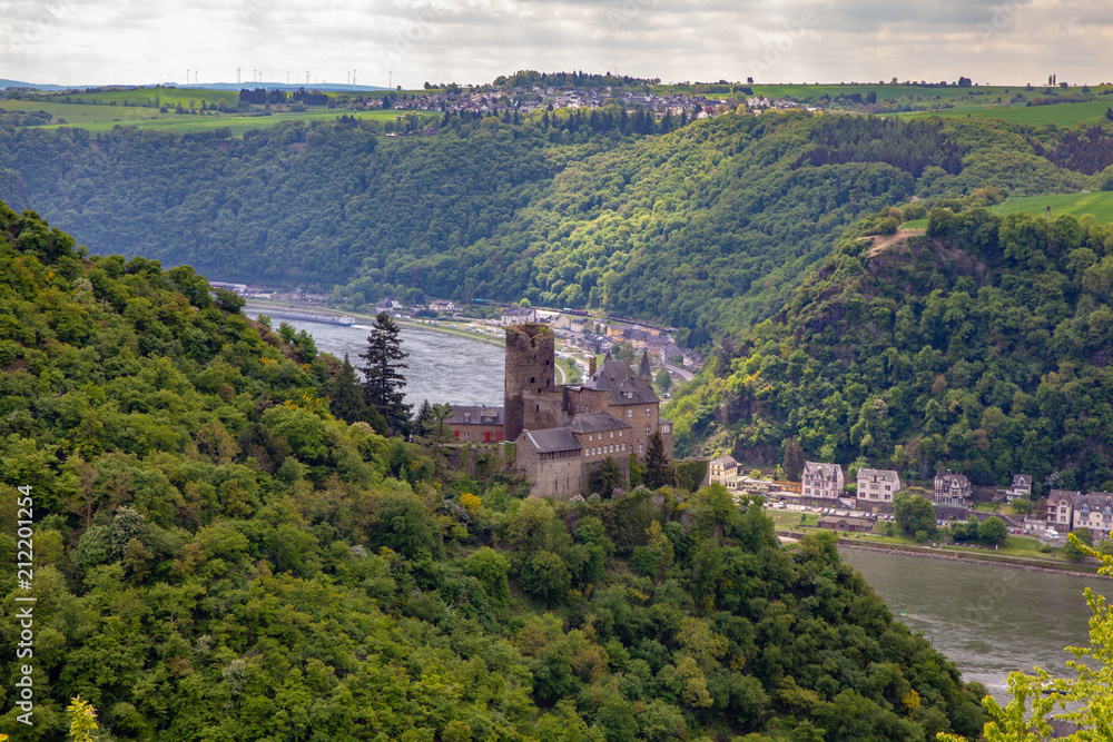 Fototapeta premium Castle Katz in sankt Goarshausen Rhine Valley landscape Germany