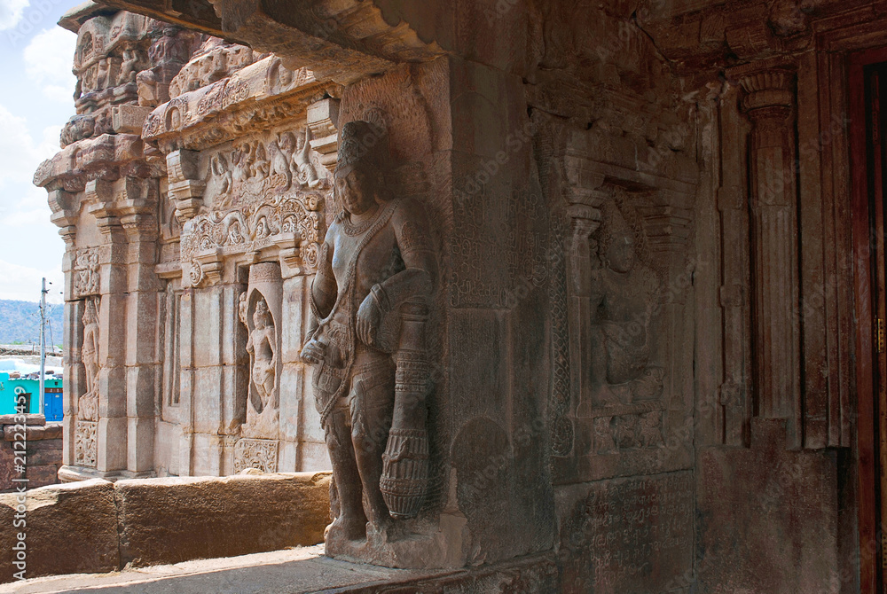 Saiva Dvara Pala On The Left And Padmanidhi A Semi Divine Being Eastern Entrance Virupaksha 2896