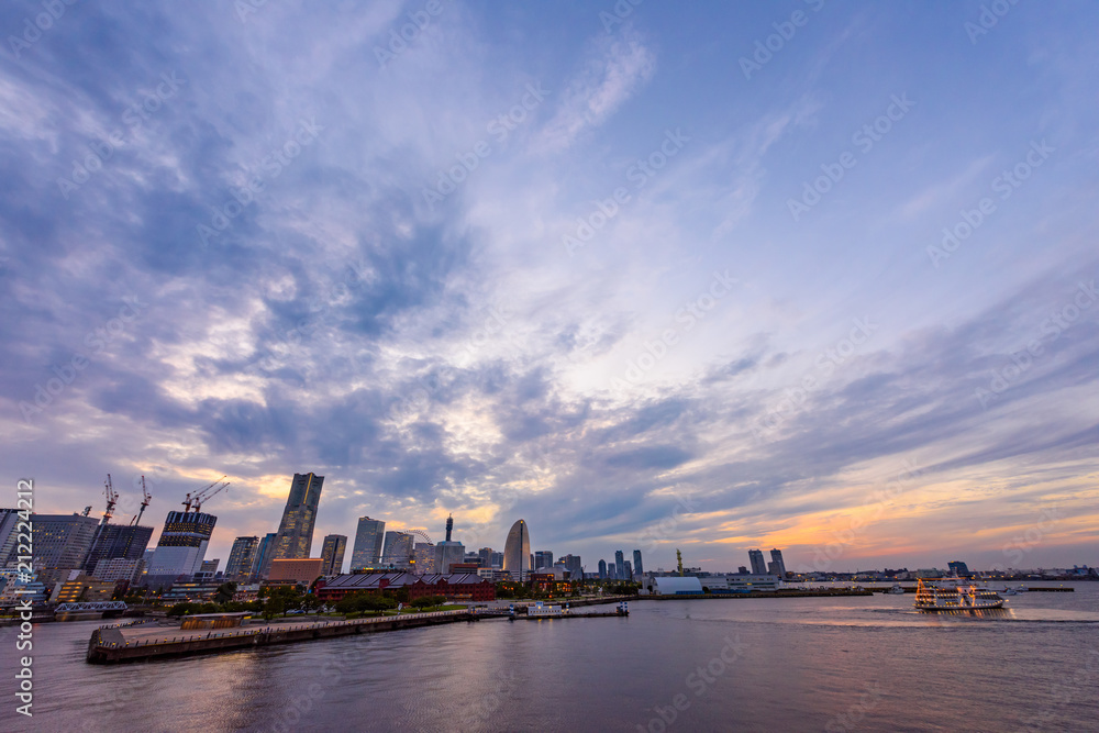 日没直前のみなとみらい Views of the evening in Yokohama
