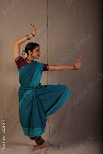 bharatha natyam is the classical dance form of tamil nadu photo