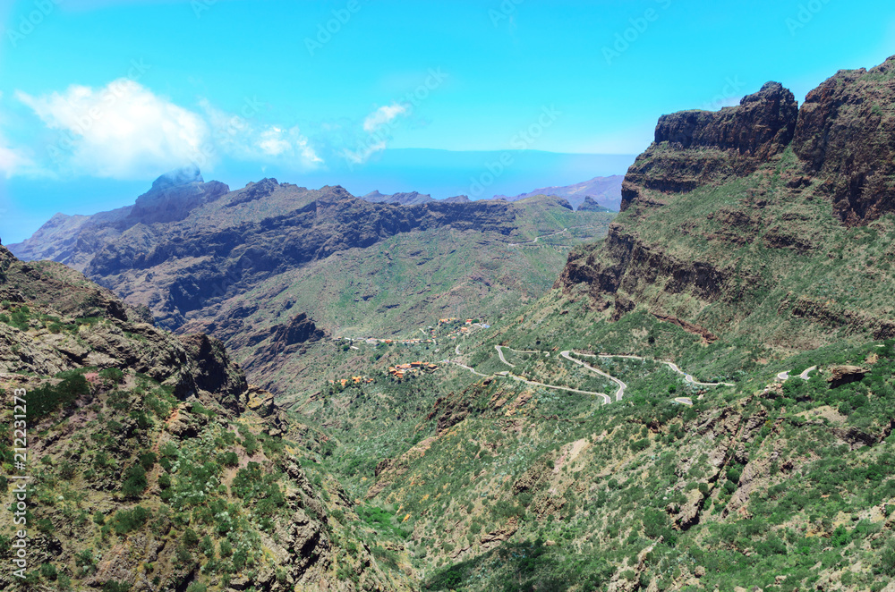 Φωτογραφία View of the Mountains of Teno  with road to Masca, small village located in the Mountain in Tenerife,Canary Islands, Spain