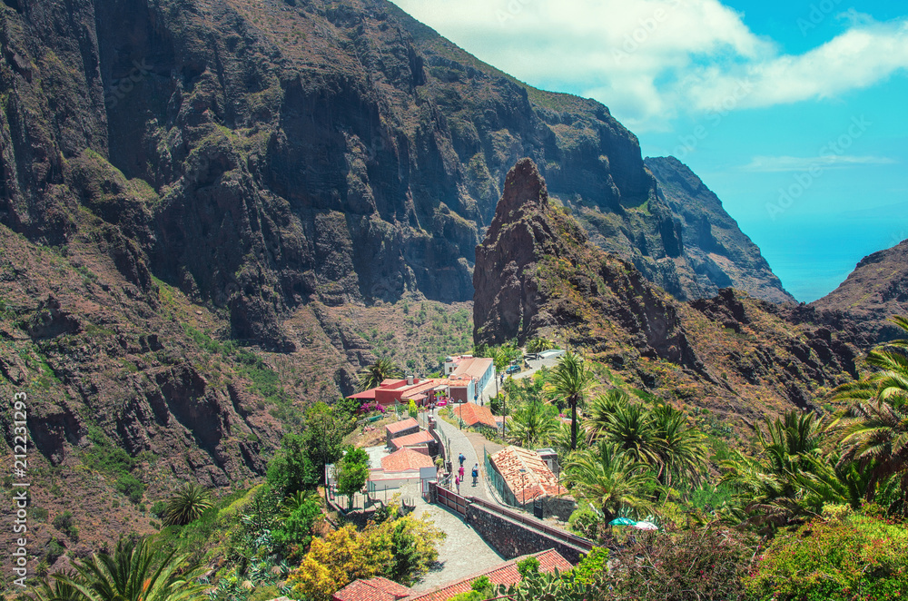 Φωτογραφία View of Masca, small heritage village located in the northwest of the Mountains of Teno in Tenerife,Canary Islands, Spain