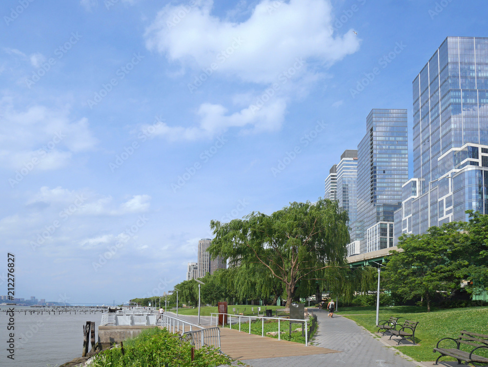 The west side of Manhattan Island has a continuous offroad recreational path dedicated to cyclists and joggers along the Hudson River.