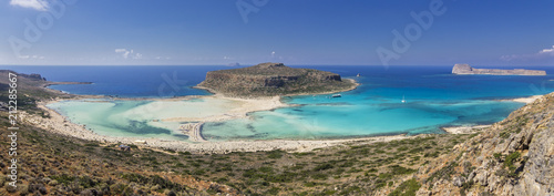 Fototapeta Naklejka Na Ścianę i Meble -  Balos beach at west Crete is an amazing place for relax and enjoy the sea, maybe Crete Island has the best beaches in Greece