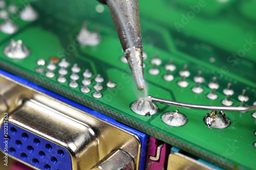 Slika na platnu Installation and soldering of electronic components