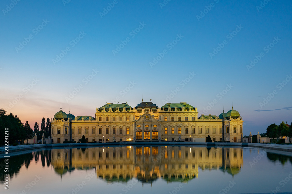 Belvedere Palace at night in Wein, Austria