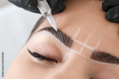 Young woman undergoing proc...