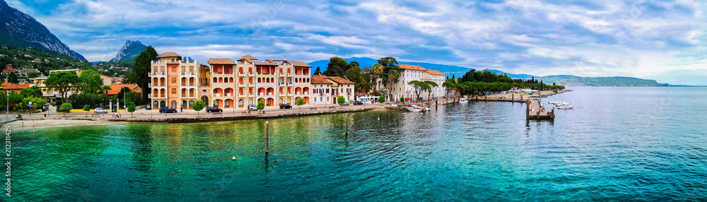 Panorama Stadt am Gardasee Italien
