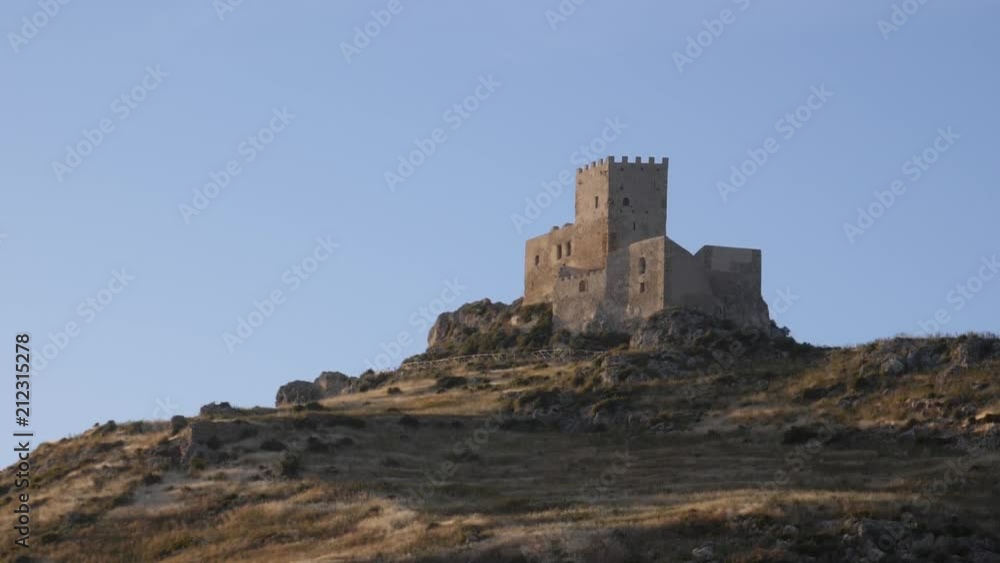 panorama montuoso sulla costa siciliana