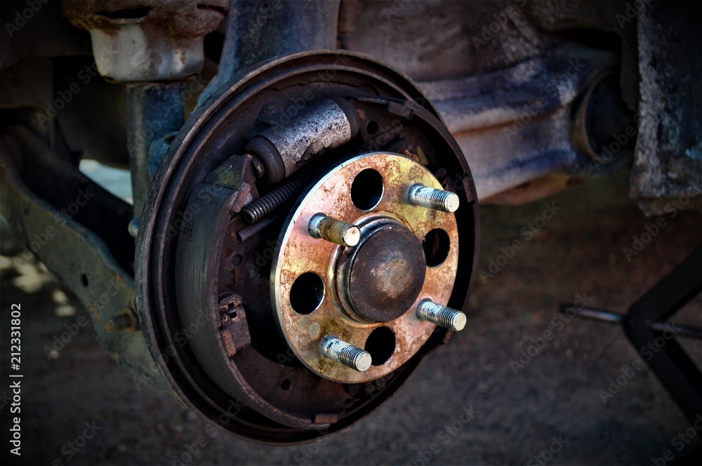 Repair of rear wheel.Rear wheel stud, rear wheel repair. rust on the rear wheel