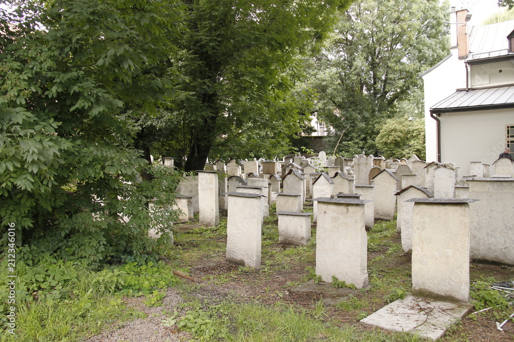 Tombes d'un cimetière Juif à Cracovie, Pologne Tombes d'un cimetière Juif à Cracovie, Pologne
