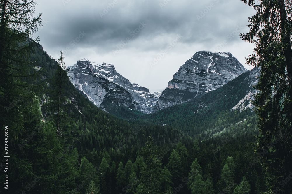 Obraz premium Mountains Lakes and Nature in the Dolomites, Italy