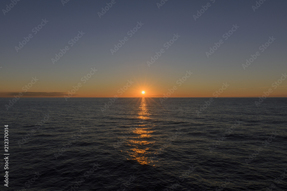 Fototapeta premium Beautiful sunset at sea