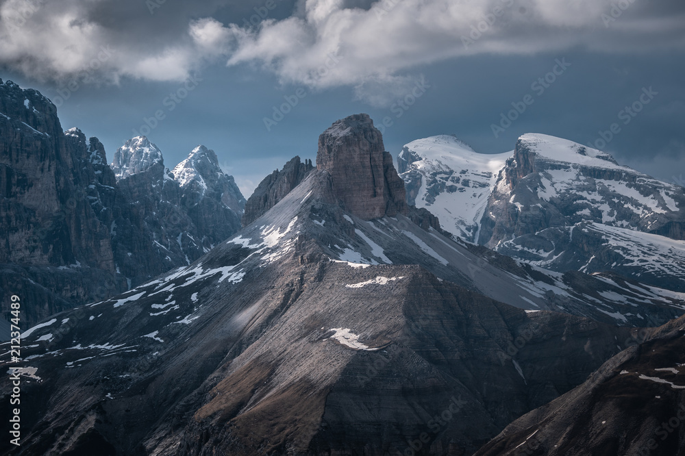 Obraz premium Mountains Lakes and Nature in the Dolomites, Italy