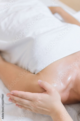 Shoulders massage at spa salon