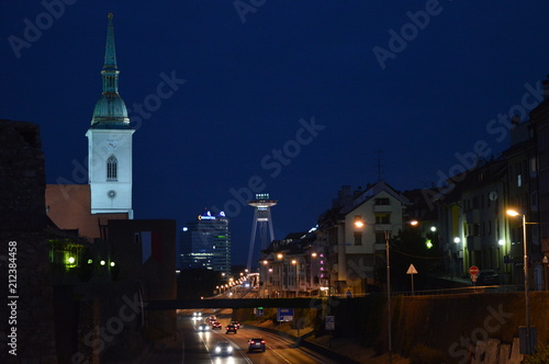  Bursztynowym szlakiem Słowackim -Bratysława nocą photo