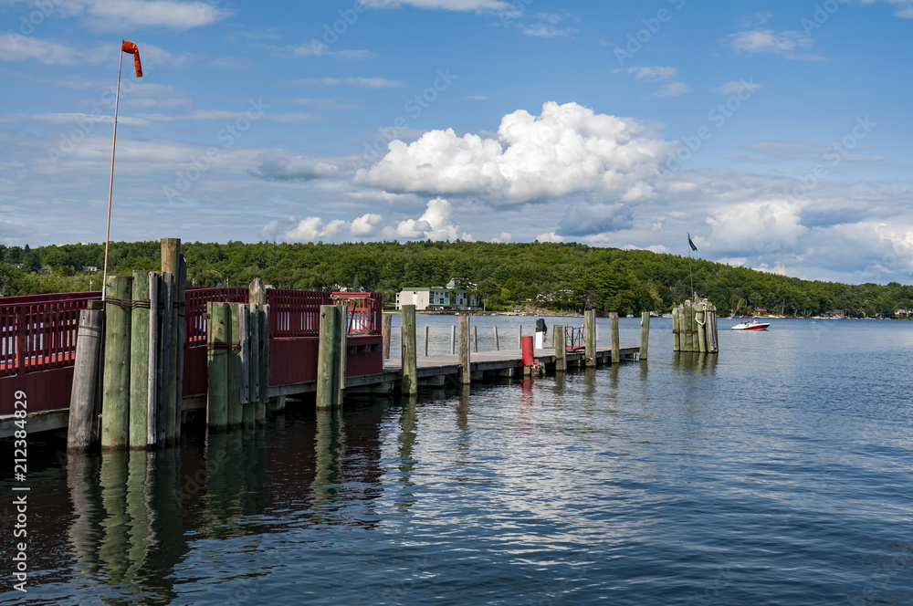 Obraz premium Scenic Nature on Long Lake in Naples, Maine USA