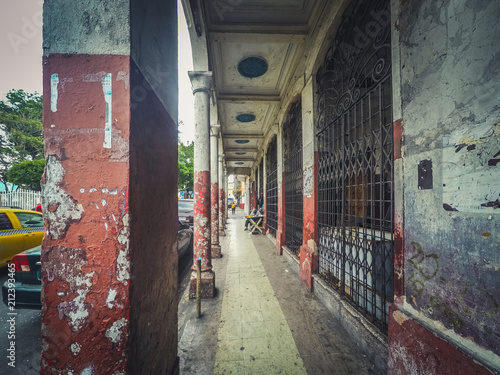 Old building in Casco Viejo, street scenery in Panama City   © hanohiki