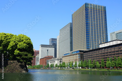 日比谷濠沿いに建ち並ぶ高層ビル群