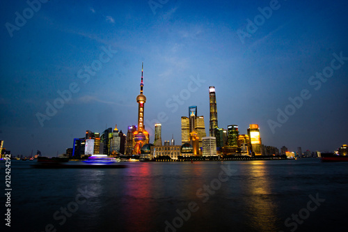 Shanghai Skyline mit dem Hongzhu River