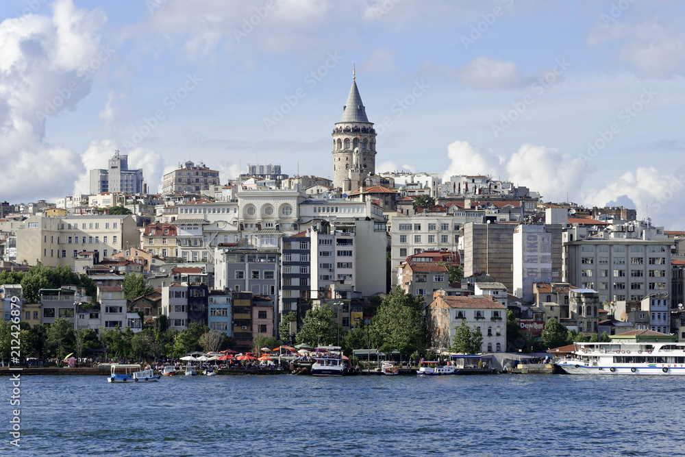 Goldenes Horn mit Stadtteilen Karaköy und Beyoglu, Galata-Turm, Istanbul, europäischer Teil, Türkei, Asien