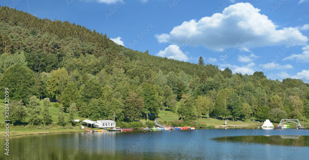 Badestelle am beliebten Kronenburger See bei Kronenburg in der Eifel,Nordrhein-Westfalen,Deutschland