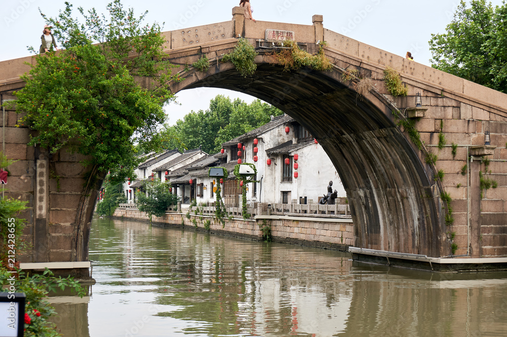 Fototapeta premium Eine Brücke in der Altstadt von Wuxi