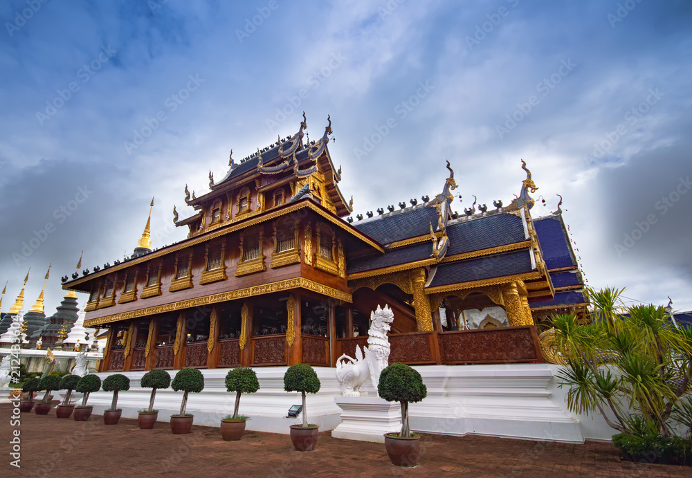 Naklejka premium Watbaanden-maetang Chiangmai, Tajlandia