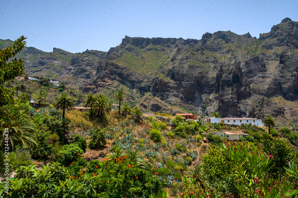 Fototapeta premium Ein Besuch in Masca, dem berühmten Dorf, im Teno Gebirge auf Teneriffa.