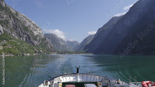 Morgendliche Schifffahrt auf dem Lysefjord, von Lysebotn nach Farsund, Norwegen