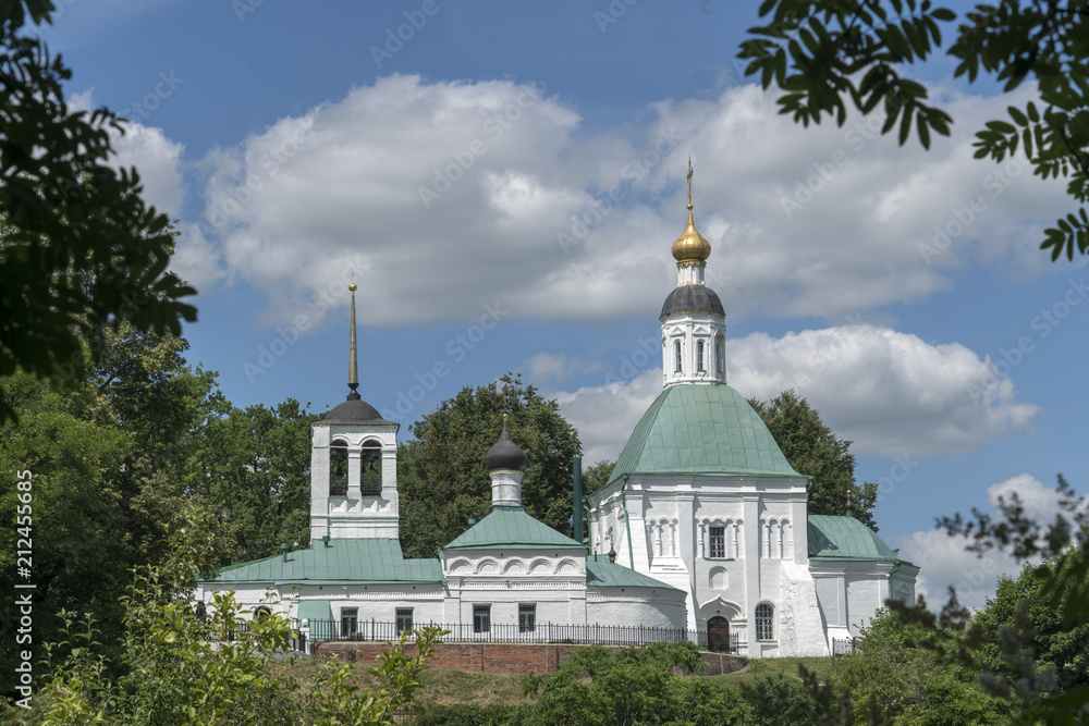 Никольская и Спасская церкви во Владимире.