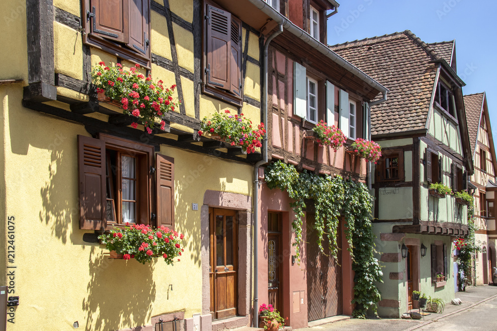 Fototapeta premium Dans les rues de Kaysersberg, Alsace, Haut Rhin. Grand Est
