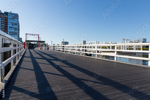 Brücke in Kiel an der Kieler Förde über die Hörn © parallel_dream