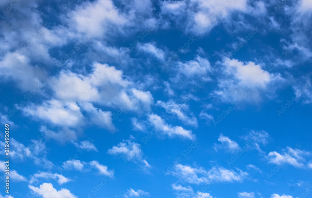 Obraz premium background blue sky clouds