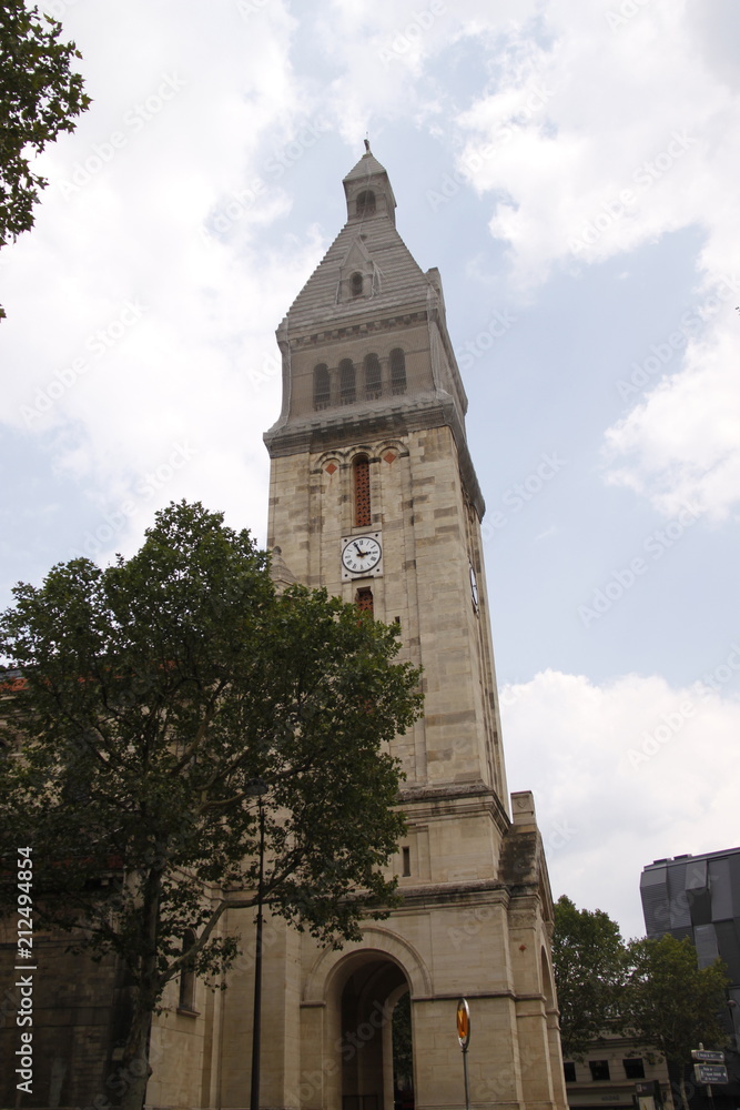 Clocher de l'église Saint Pierre de Montrouge à Paris	